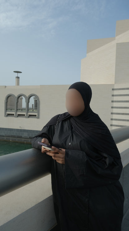Robe Anwar noir