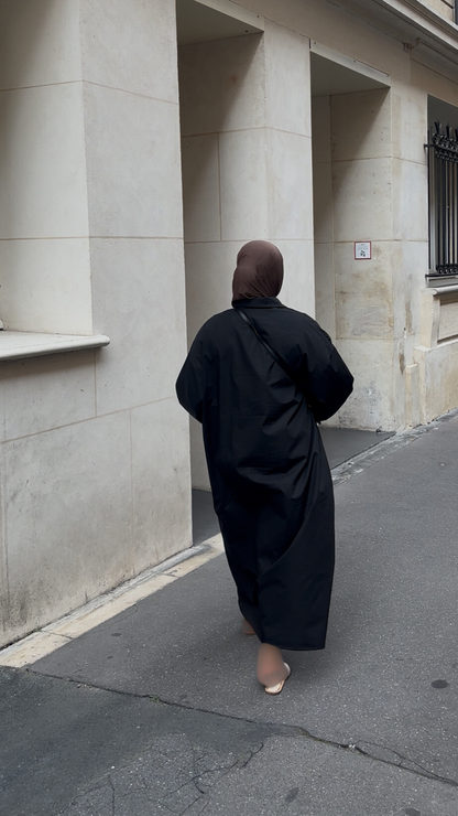Robe Anwar